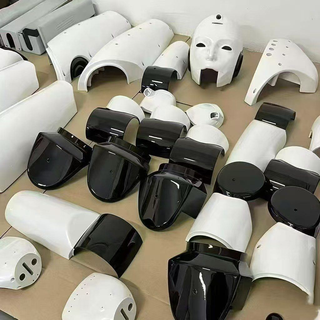 White and black cosmetic covers in a batch