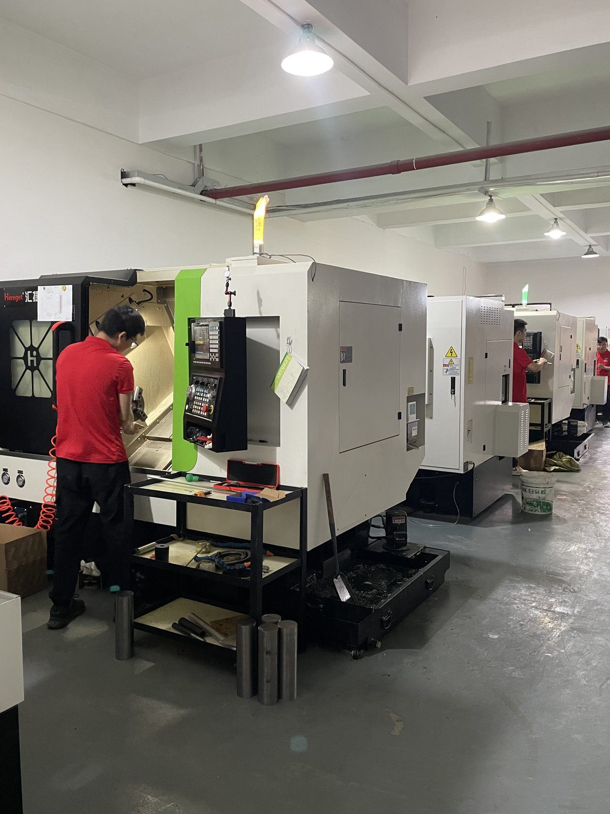 Five-axis machining bay