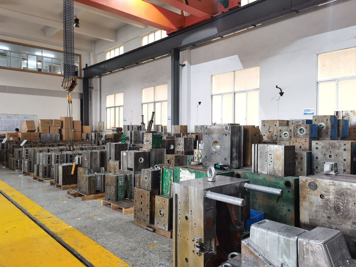 Tooling assembly floor